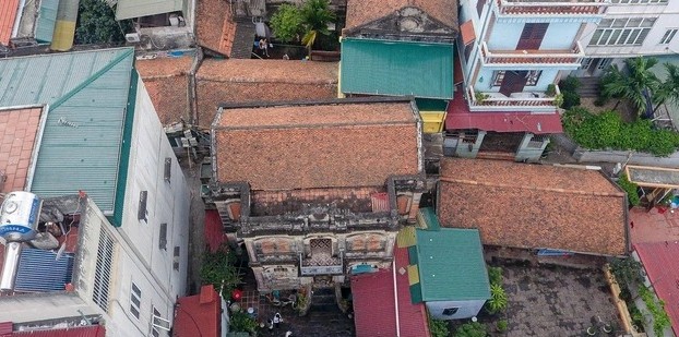 Can canh biet thu tram tuoi cua “dai gia lang mien”