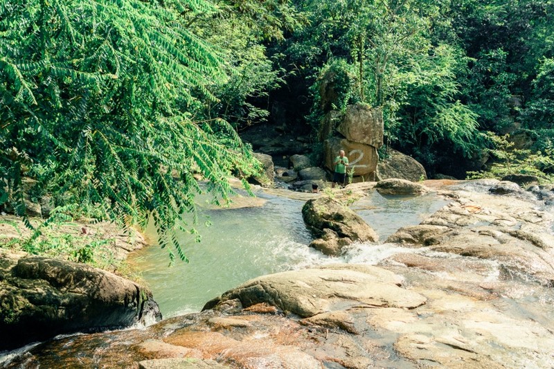 Diem den thien nhien tranh dong duc tren nui Dinh