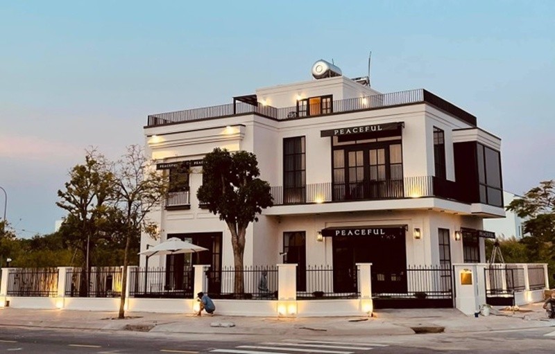 Ngắm trọn biệt thự bề thế hơn 40 tỷ của Quốc Trường - Hình 2 Ngam tron biet thu be the hon 40 ty cua Quoc Truong-Hinh-2