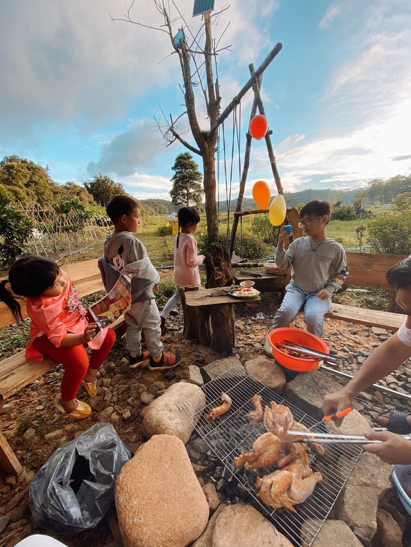 Khối tài sản đồ sộ của vợ chồng Lý Hải - Minh Hà - Hình 12 Khoi tai san do so cua vo chong Ly Hai - Minh Ha-Hinh-12