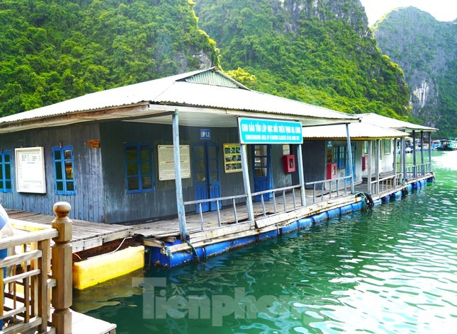 Lang chai thuoc top dep nhat the gioi o vinh Ha Long dang 'chim' dan