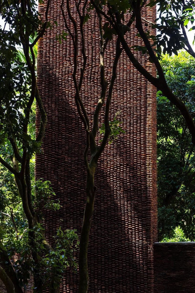 Ben trong “biet phu” o ngoai thanh cua danh hai Xuan Hinh-Hinh-4