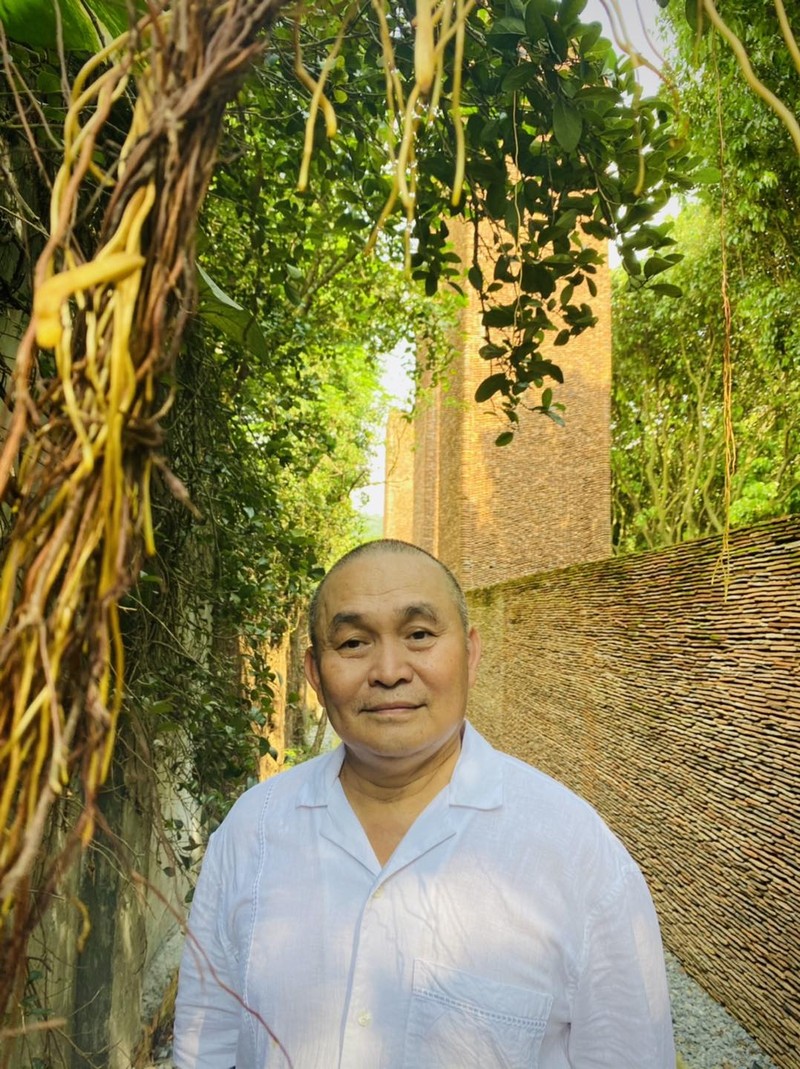 Ben trong “biet phu” o ngoai thanh cua danh hai Xuan Hinh