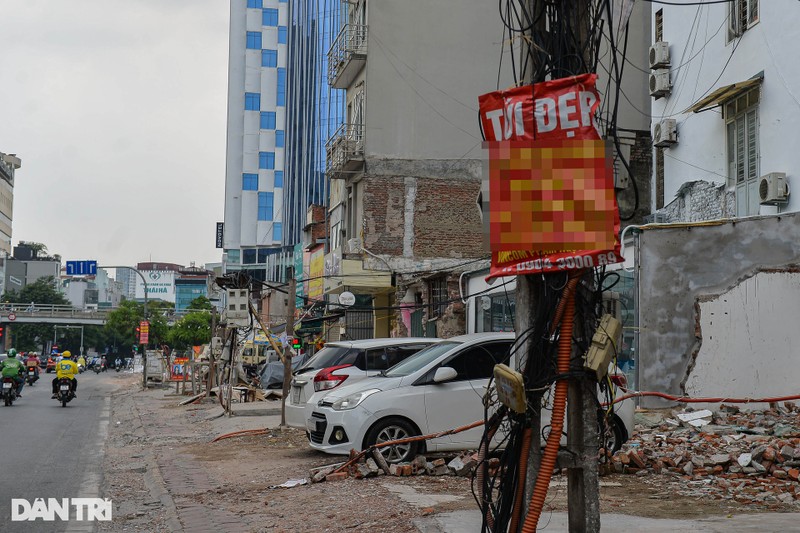 Cot dien, tram bien ap o Ha Noi bi quang cao, rao vat “buc tu“-Hinh-9