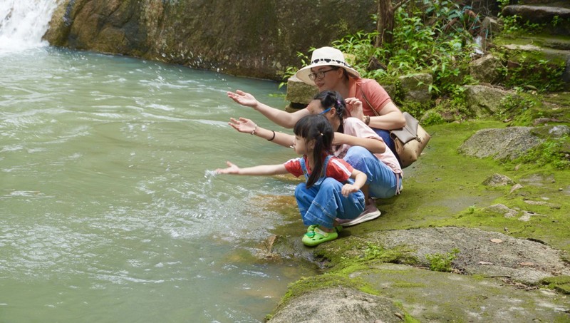 Chan di bien, hay doi gio voi suoi Da, nui Dinh-Hinh-2