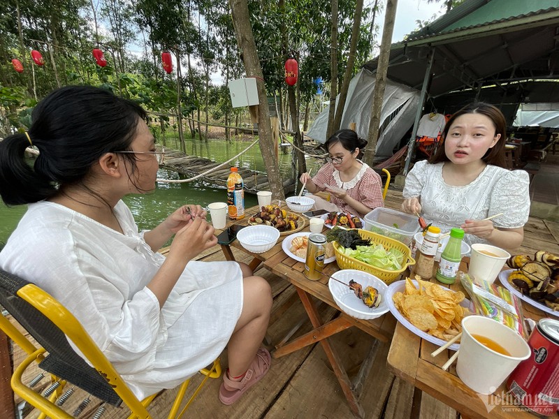 Cheo sup, an uong tren ho thuy dien Tri An mua nuoc dang-Hinh-8