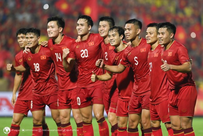 HLV Philippe Troussier chot danh sach DT Viet Nam du vong loai World Cup 2026