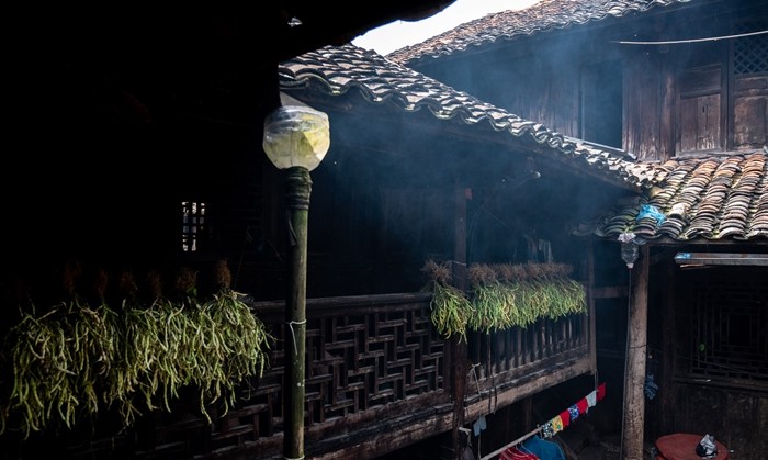 Bi an nha co tram tuoi dang chim dai bang o Ha Giang-Hinh-12