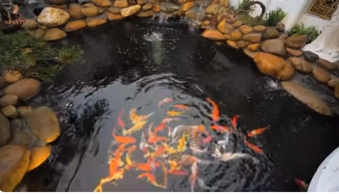 Tận mục biệt thự dát vàng mọi góc của đại gia Bắc Ninh - Hình 10 Tan muc biet thu dat vang moi goc cua dai gia Bac Ninh-Hinh-10
