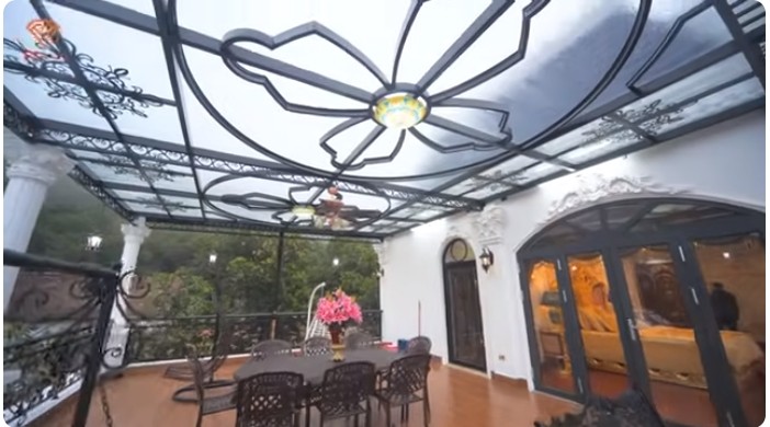 Tận mục biệt thự dát vàng mọi góc của đại gia Bắc Ninh - Hình 13 Tan muc biet thu dat vang moi goc cua dai gia Bac Ninh-Hinh-13