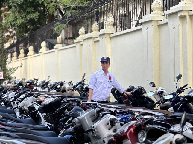 Ha Noi: Hang quan, rap chieu phim nuom nuop khach ngay cuoi nghi-Hinh-8