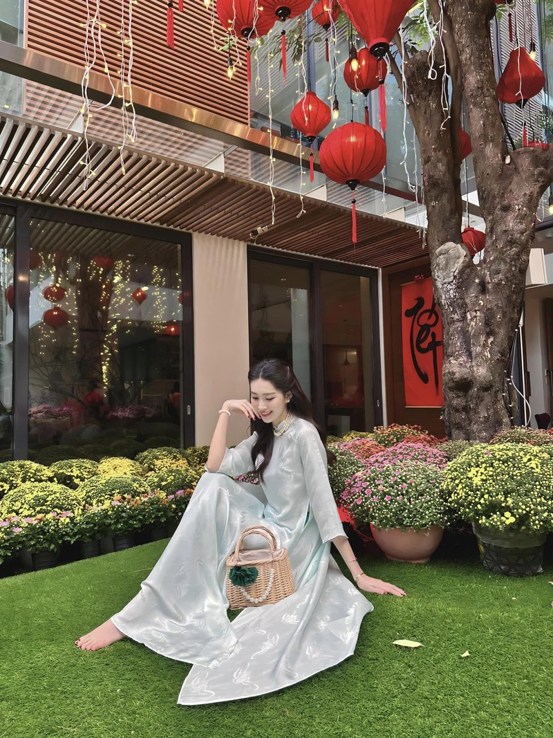 Biệt thự bạc tỷ ngập sắc hoa của Hoa hậu Đặng Thu Thảo - Hình 3 Biet thu bac ty ngap sac hoa cua Hoa hau Dang Thu Thao-Hinh-3