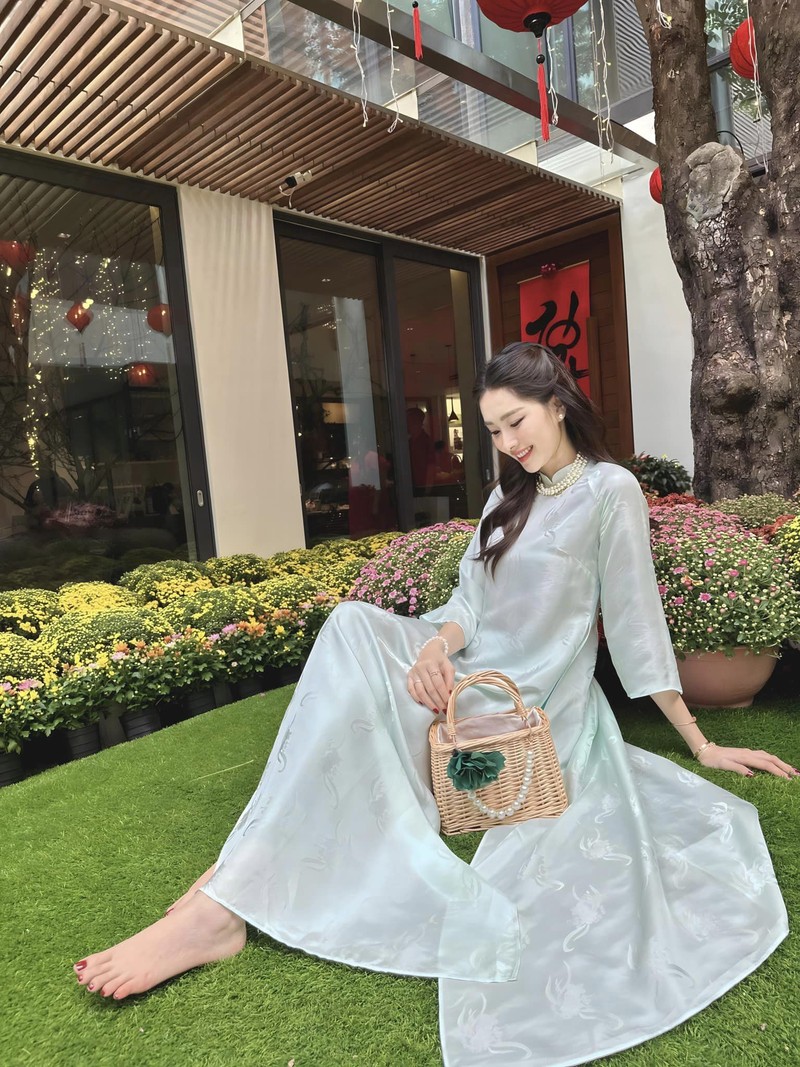Biệt thự bạc tỷ ngập sắc hoa của Hoa hậu Đặng Thu Thảo - Hình 4 Biet thu bac ty ngap sac hoa cua Hoa hau Dang Thu Thao-Hinh-4