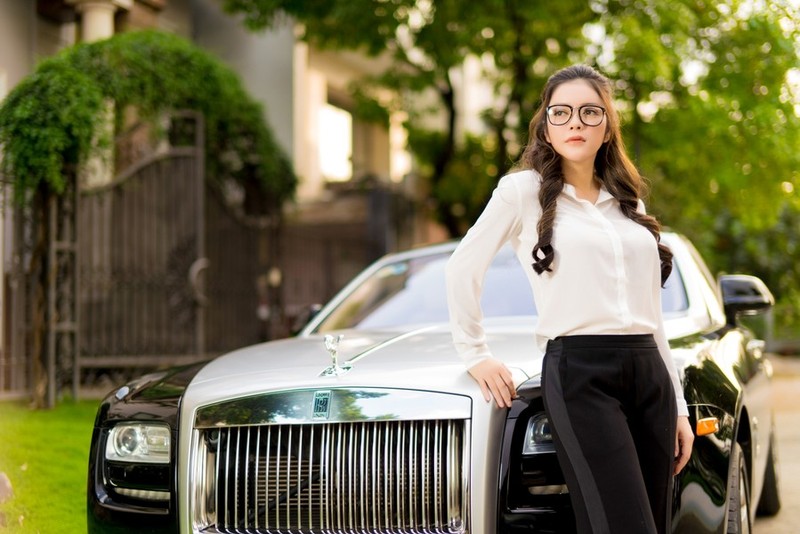 Xuýt xoa khối tài sản “không đếm xuể” của Lý Nhã Kỳ - Hình 14 Xuyt xoa khoi tai san “khong dem xue” cua Ly Nha Ky-Hinh-14