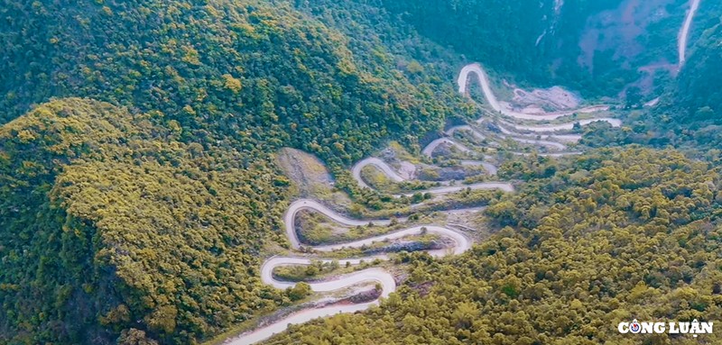 Man nhan ngam nhin deo Me Pia Cao Bang 14 tang tu tren cao