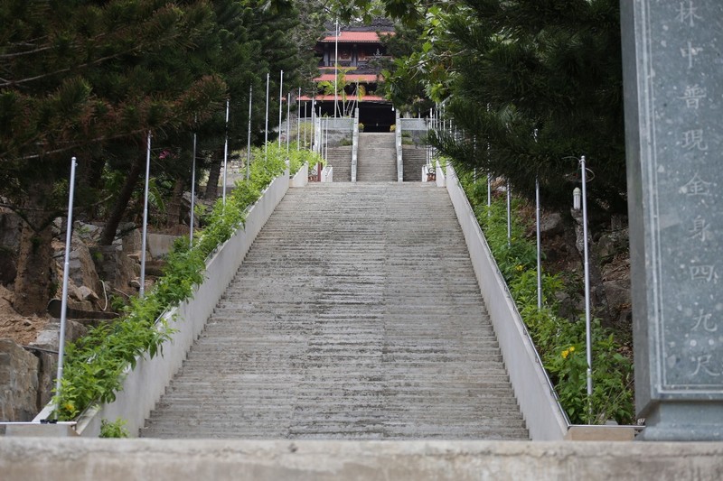 Vieng tham ngoi chua tren nui Ta Cu-Hinh-5