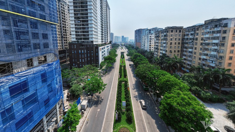 Ngay nghi thu ba, duong pho Ha Noi 