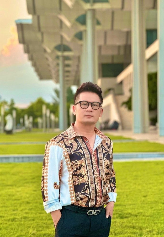 Bang Kieu: 'Toi duy tri su lang man voi ban gai kem 18 tuoi moi ngay-Hinh-5