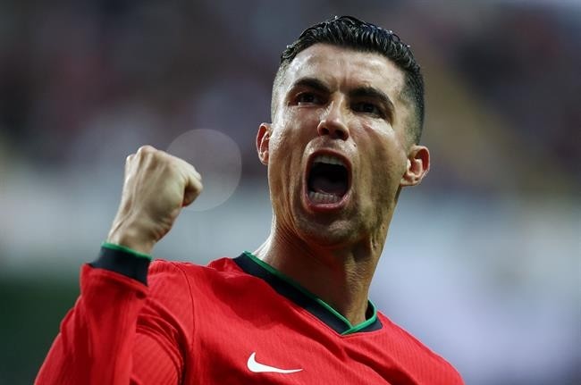 Ben trong sieu biet thu “dat nhat Bo Dao Nha” cua  Cristiano Ronaldo-Hinh-2