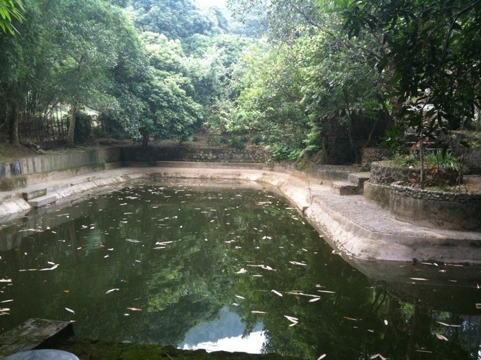 “Gia trang” tai Hoa Binh cua nghe si Chi Trung gio ra sao?-Hinh-10