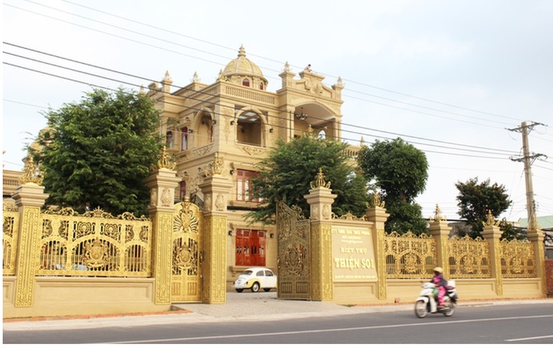 Choang ngop lau dai nguy nga cua dai gia Viet truoc khi “nga ngua“-Hinh-6