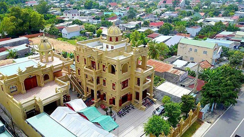 Choang ngop lau dai nguy nga cua dai gia Viet truoc khi “nga ngua“-Hinh-7