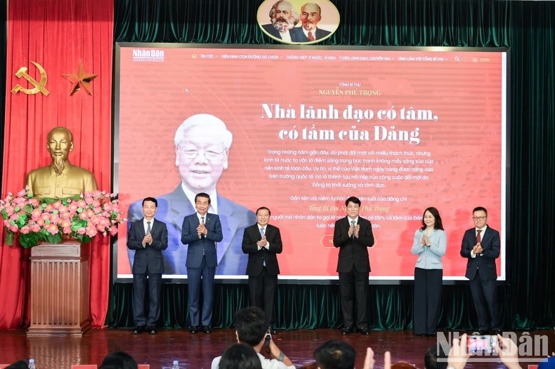 Khai truong Trang thong tin dac biet 'Tong Bi thu Nguyen Phu Trong - Nha lanh dao co tam, co tam cua Dang'