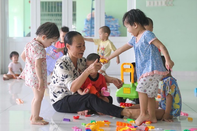 Vu bao hanh tre tai Mai am Hoa Hong: Can canh noi o moi