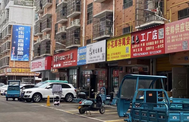 Bí ẩn bên trong “ngôi làng tỷ phú” bỗng hoá “thị trấn ma“ - Hình 5 Bi an ben trong “ngoi lang ty phu” bong hoa “thi tran ma“-Hinh-5
