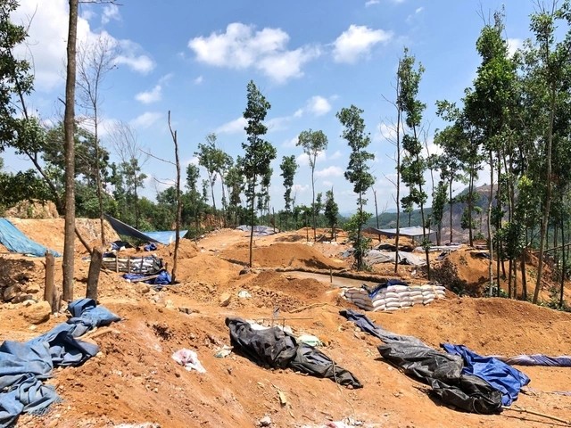 Điều ít biết về mỏ vàng có trữ lượng lớn nhất Việt Nam - Hình 6 Dieu it biet ve mo vang co tru luong lon nhat Viet Nam-Hinh-6