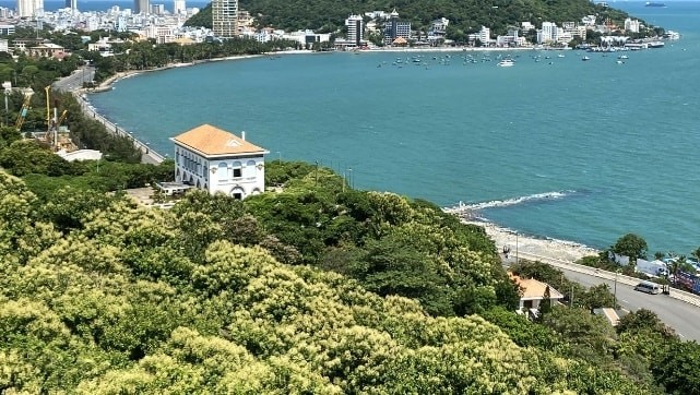 Dinh thu tua nui huong bien cua vua Bao Dai o Vung Tau