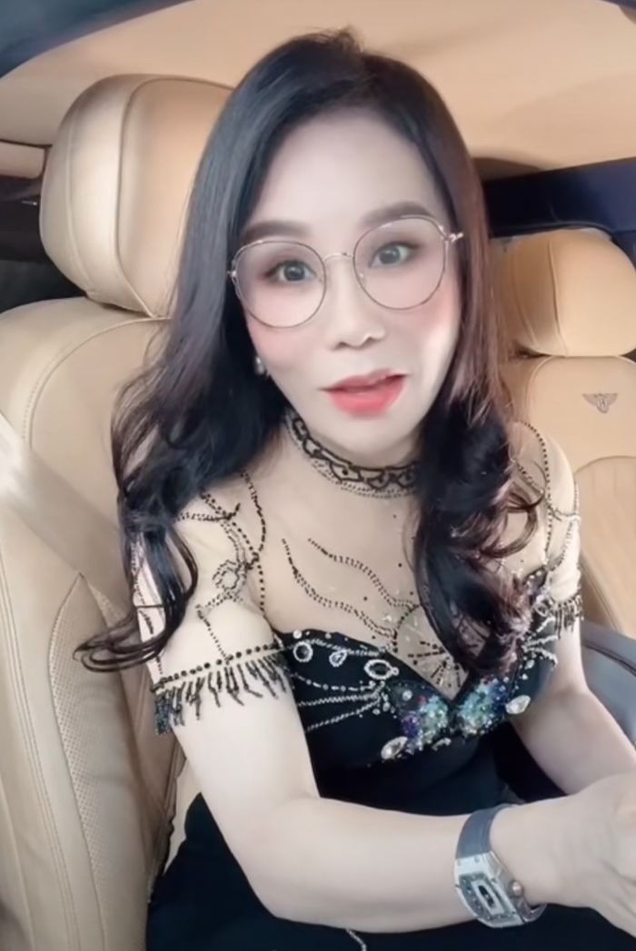 Nu dai gia xay lang tinh nghia dep nhu khu nghi duong la ai?-Hinh-7