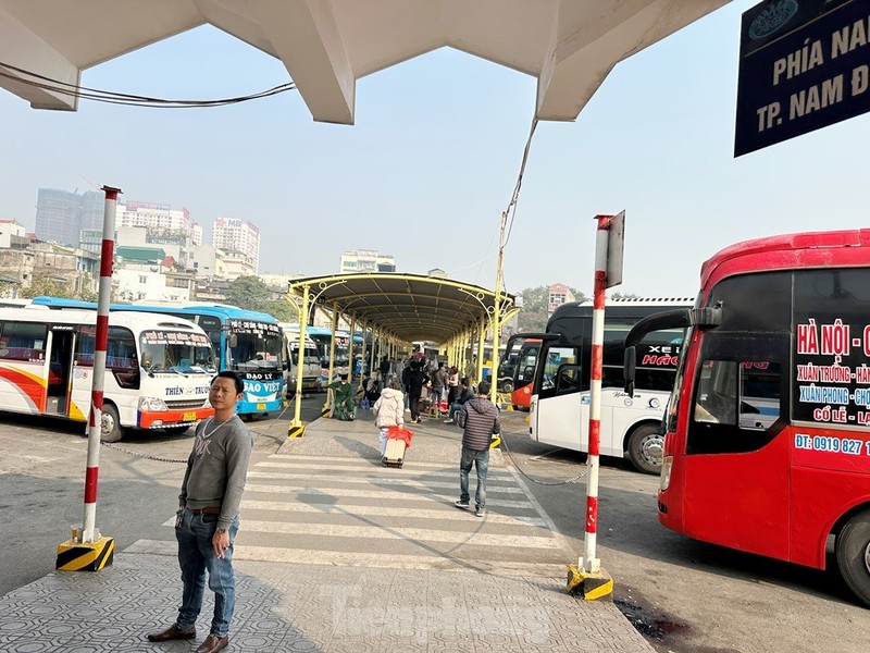 Ben xe Ha Noi vang ve trong ngay nghi le Tet Duong lich-Hinh-5