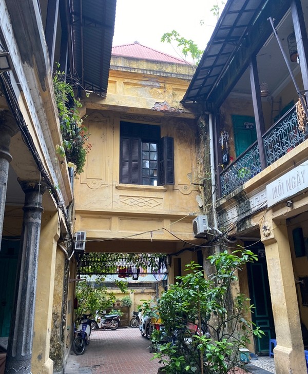 Biet thu tram tuoi cua dai gia giau nhat pho co Ha Noi xua-Hinh-4