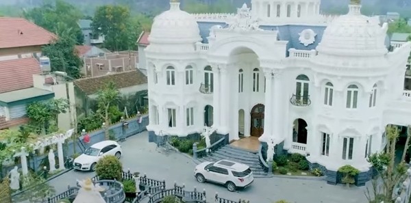 Biet thu 100 ty cua dai gia Thanh Hoa len bao nuoc ngoai-Hinh-4