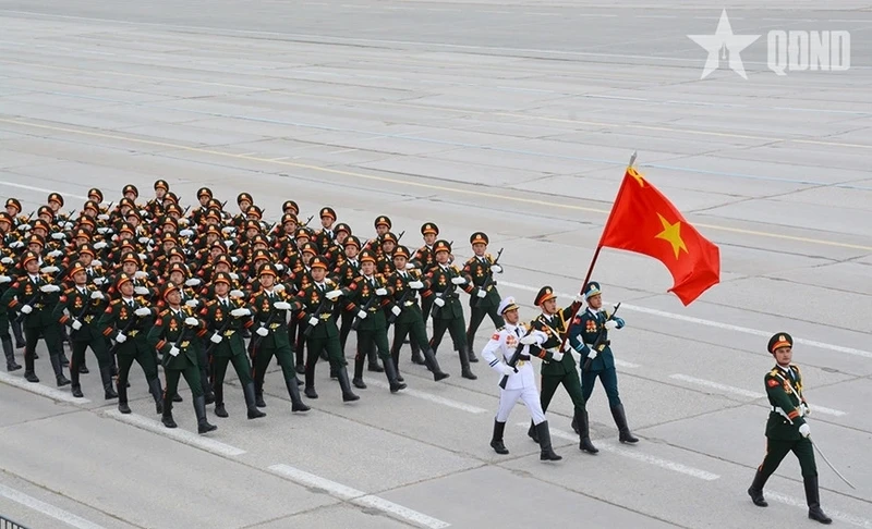Nhung hinh anh doan Viet Nam tham gia so duyet tai Quang truong Do