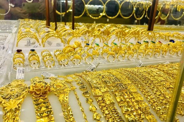 Giá vàng hôm nay 06/05: Quay đầu tăng dữ dội? Gia vang hom nay 06/05: Quay dau tang du doi?