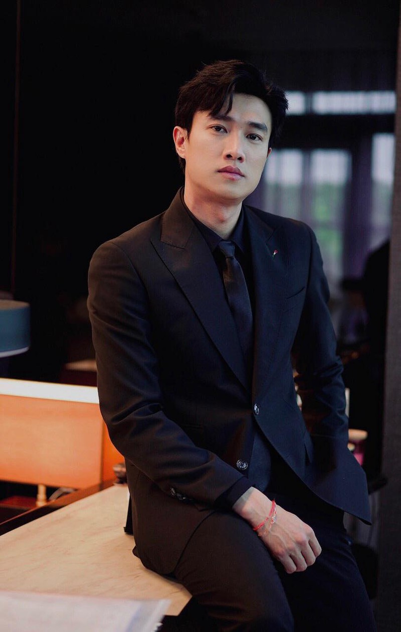 Biet thu ruc sac hoa dep me man cua dien vien Quoc Truong