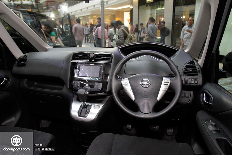 Nissan trinh lang doi thu cua Toyota Innova 2016-Hinh-4