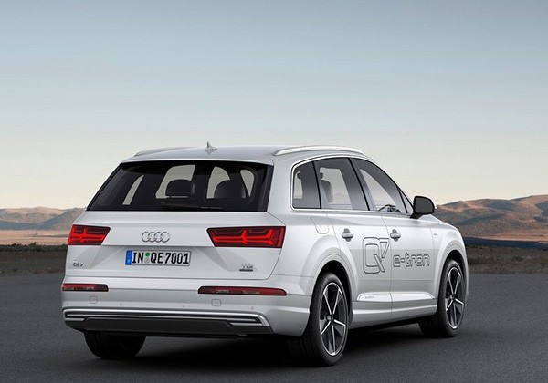 Audi cong bo gia ban cho mau Q7 the he moi