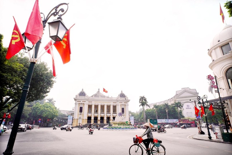 Ha Noi ruc ro co hoa chao mung ngay Giai phong Thu do 10/10-Hinh-3