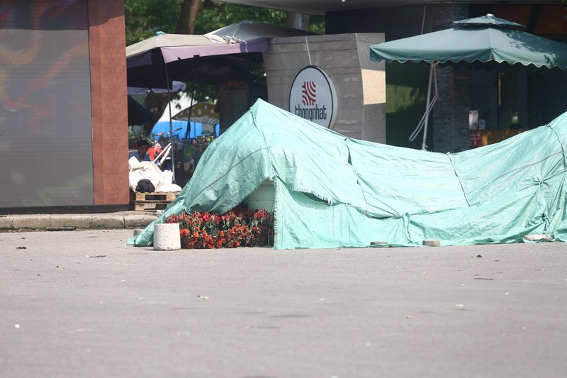 Ha Noi: Ngay dau nghi le, troi nong, cac diem vui choi vang hoe-Hinh-8