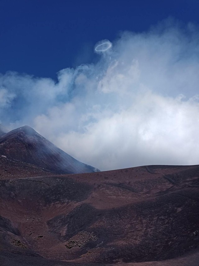 Bi an ve nhung vong khoi ky ao cua nui lua Etna-Hinh-3