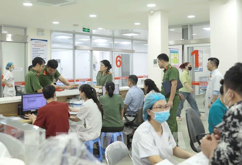 Hon 350 cong nhan Vinh Phuc ngo doc: De nghi dinh chi bep an