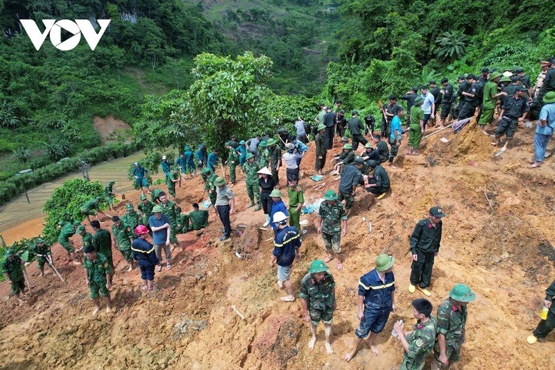 Sat lo 12 nguoi chet o Ha Giang: Am ap tinh nguoi trong hoan nan