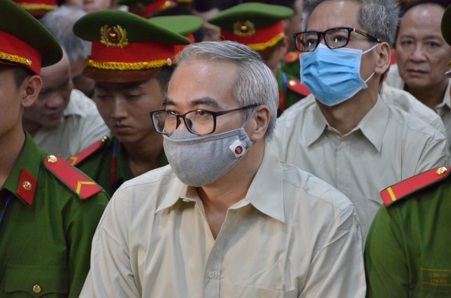 ‘Ong trum’ dang kiem khai nhieu lan ra Ha Noi dua tien hoi lo-Hinh-2