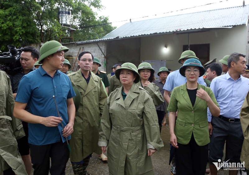 Ha Noi len phuong an di doi hon 700 ho dan khoi vung lut song Bui