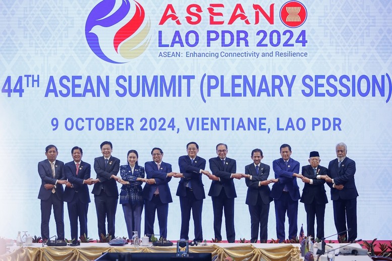 Viet Nam - ASEAN doi moi de bay cao, sang tao de vuon xa, hoi nhap de phat trien-Hinh-2