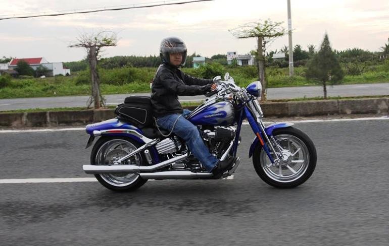 60 moto Harley Davidson ham ho dieu pho Sai Gon-Hinh-2