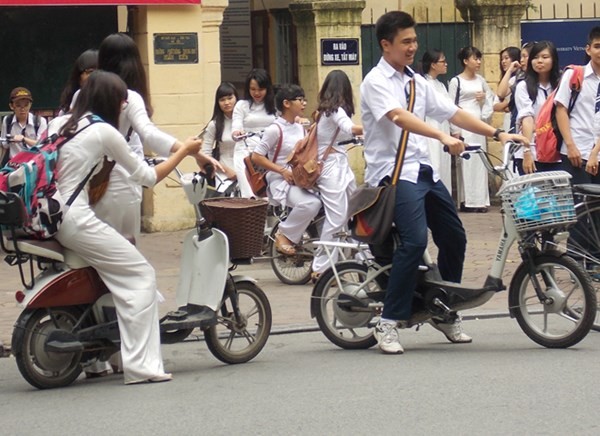 Hoc sinh Ha Noi khong doi MBH bi ha hanh kiem-Hinh-2